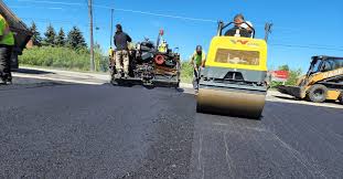 Best Asphalt Driveway Installation  in Saginaw, MI